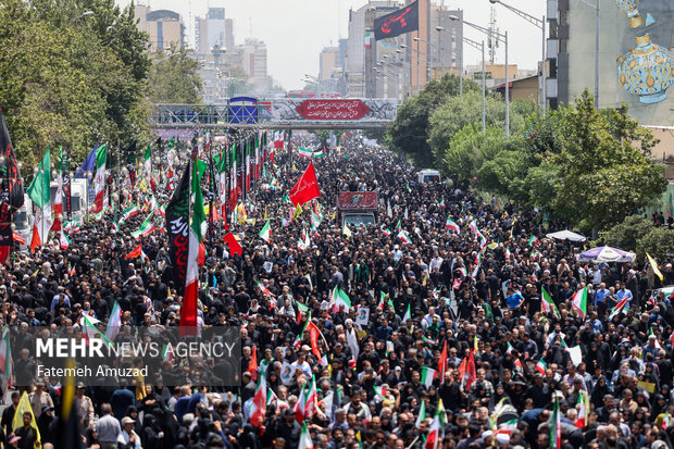 تشییع پیکر 60 شهید اقتدار در تهران - 4 34