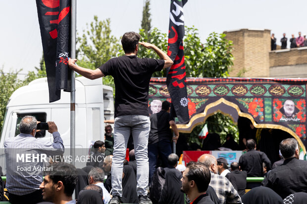 تشییع پیکر 60 شهید اقتدار در تهران - 3 6
