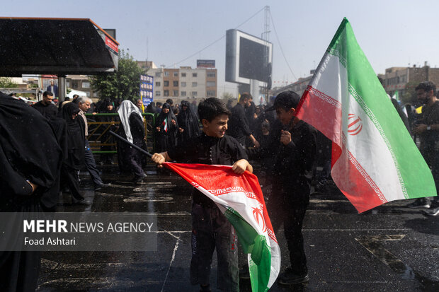 تشییع پیکر 60 شهید اقتدار در تهران - 3 22