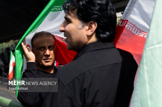 تشییع پیکر 60 شهید اقتدار در تهران - 3 23