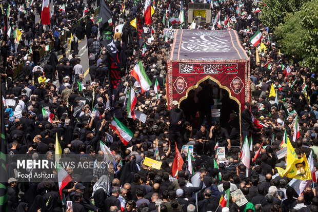 تشییع پیکر 60 شهید اقتدار در تهران - 3 39