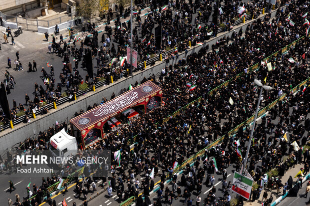 تشییع پیکر 60 شهید اقتدار در تهران - 3 47