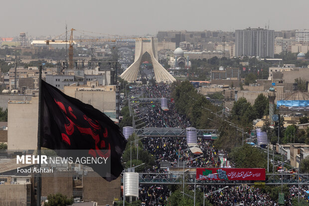 تشییع پیکر 60 شهید اقتدار در تهران - 3 53