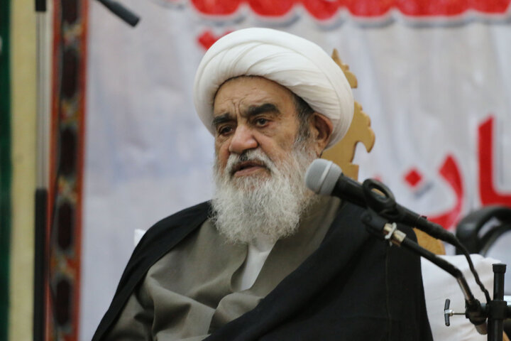 انقلاب اسلامی با هدایت مدبرانه مقام معظم در جهان گسترش یافته است انقلاب اسلامی با هدایت مدبرانه مقام معظم در جهان گسترش یافته است