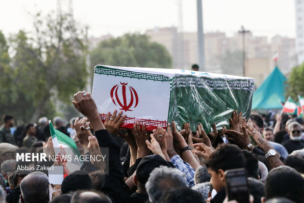 تشییع پیکر مطهر شهید «سعید آذربادگان» در بندرعباس