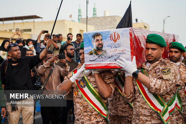 تشییع پیکر مطهر شهید «سعید آذربادگان» در بندرعباس