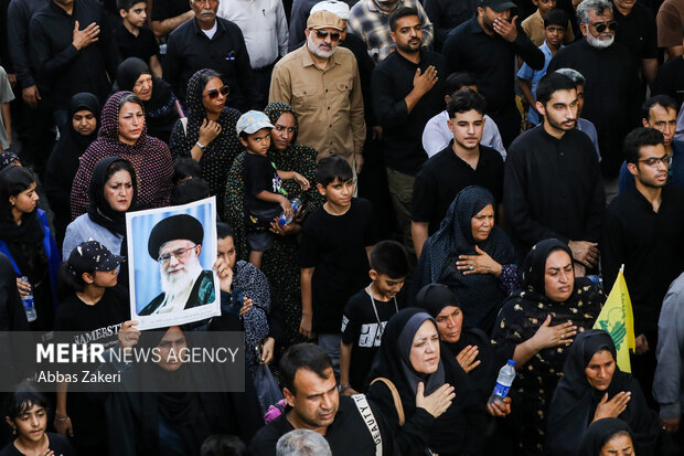 تشییع پیکر مطهر شهید «سعید آذربادگان» در بندرعباس