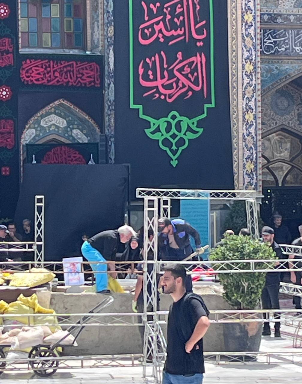 تجهيز قبور عدد من الشهداء العسكريين والخبراء النوويين في امام زاده صالح (ع)