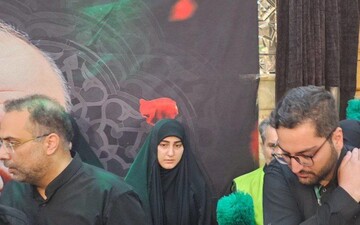 حضور زینب سلیمانی در مراسم تشییع و خاکسپاری سردار شهید سلامی