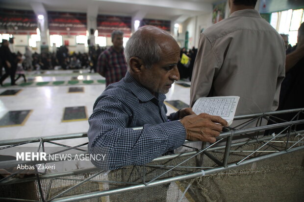 مراسم تدفین و خاکسپاری شهید «سعید آذربادگان» در گلزار شهدای بندرعباس