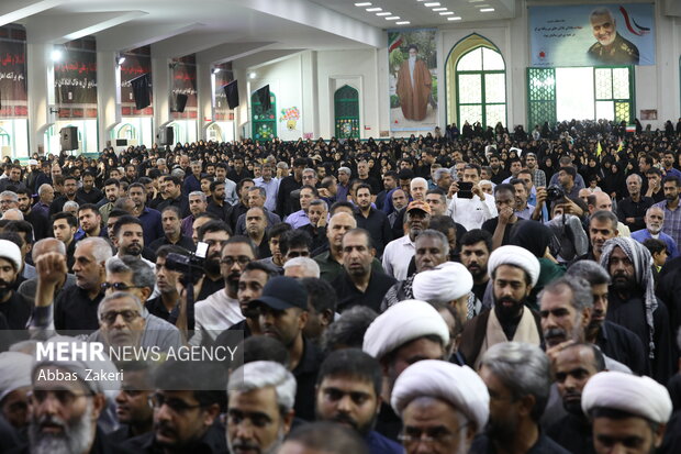 مراسم تدفین و خاکسپاری شهید «سعید آذربادگان» در گلزار شهدای بندرعباس