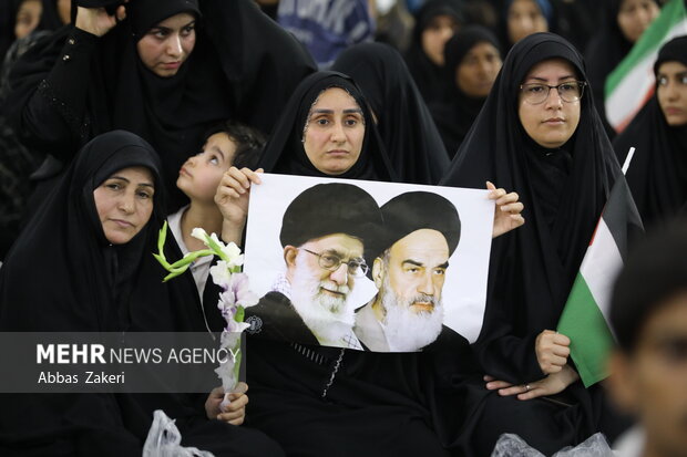 مراسم تدفین و خاکسپاری شهید «سعید آذربادگان» در گلزار شهدای بندرعباس