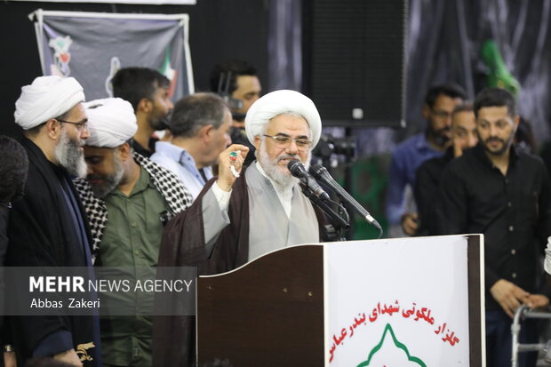 مراسم تدفین و خاکسپاری شهید «سعید آذربادگان» در گلزار شهدای بندرعباس