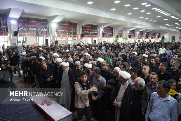 مراسم تدفین و خاکسپاری شهید «سعید آذربادگان» در گلزار شهدای بندرعباس