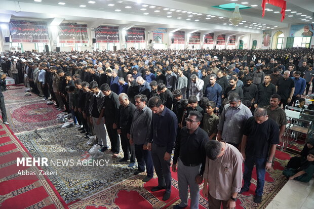 مراسم تدفین و خاکسپاری شهید «سعید آذربادگان» در گلزار شهدای بندرعباس