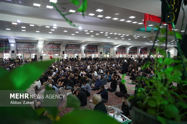 مراسم تدفین و خاکسپاری شهید «سعید آذربادگان» در گلزار شهدای بندرعباس