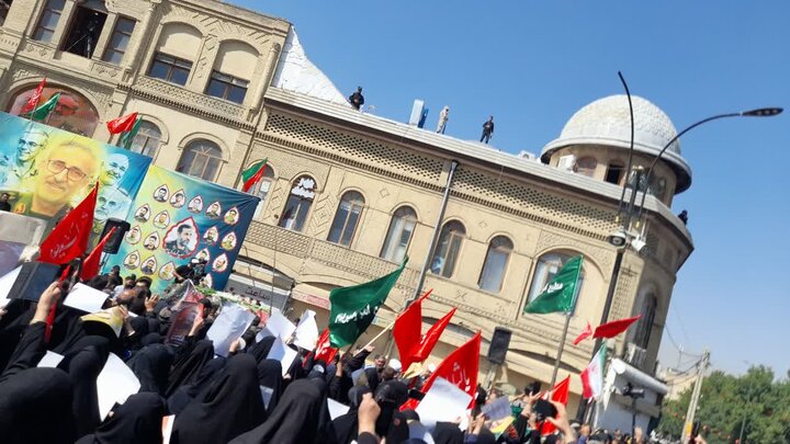 همه زیر یک پرچم؛ شکوه وحدت در بدرقه شهید «شادمانی»