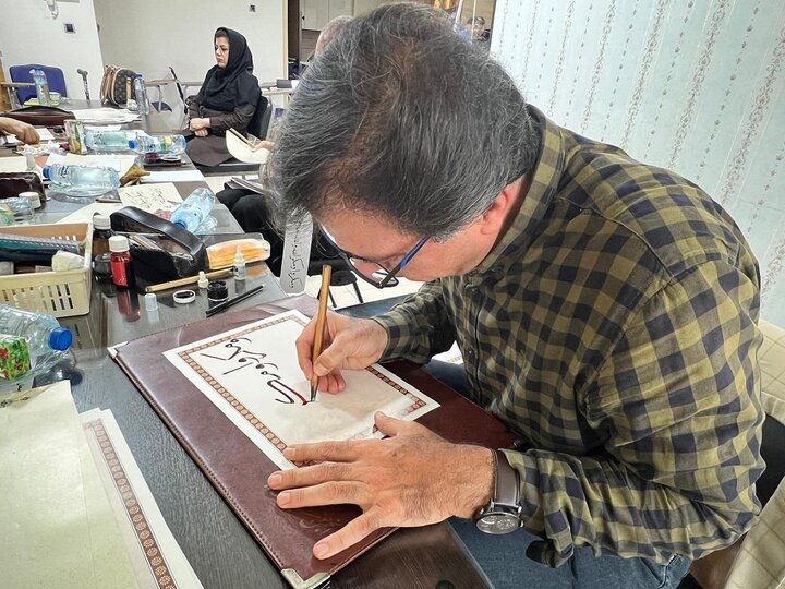 «بداههنویسی بشارت فتح» با هنرنمایی اساتید خوشنویس شیراز