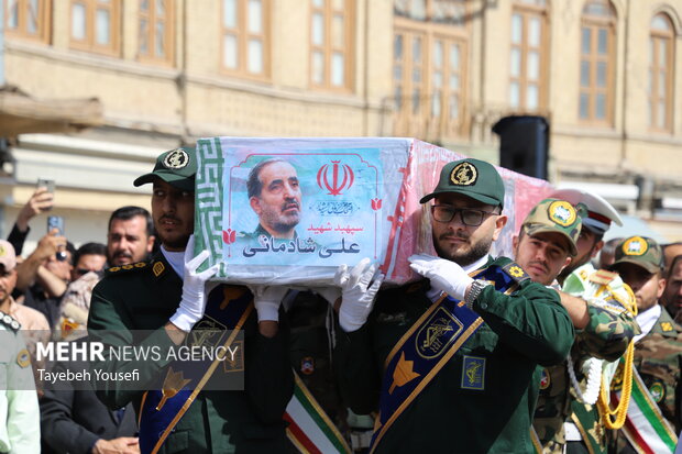 تشییع و خاکسپاری پیکر سردار شهید «علی شادمانی» در همدان