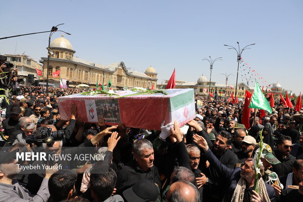 تشییع و خاکسپاری پیکر سردار شهید «علی شادمانی» در همدان