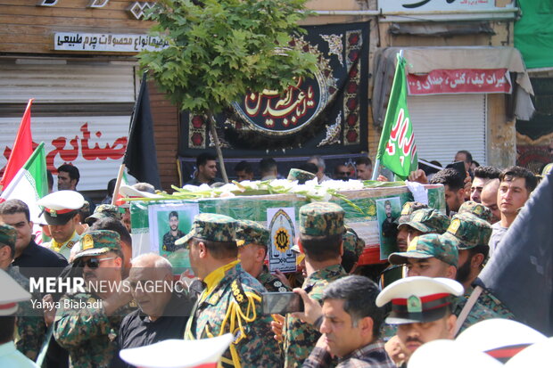 آیین تشییع شهيد مدافع وطن «نيما ايزدی آرا» از کارکنان يگان ويژه فراجا در کرمانشاه