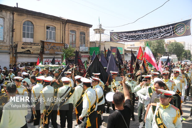آیین تشییع شهيد مدافع وطن «نيما ايزدی آرا» از کارکنان يگان ويژه فراجا در کرمانشاه