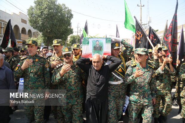 آیین تشییع شهيد مدافع وطن «نيما ايزدی آرا» از کارکنان يگان ويژه فراجا در کرمانشاه