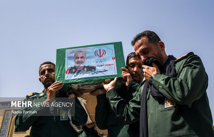 تشییع پیکر سردار شهید حسین سلامی در حرم حضرت عبدالعظیم (ع)