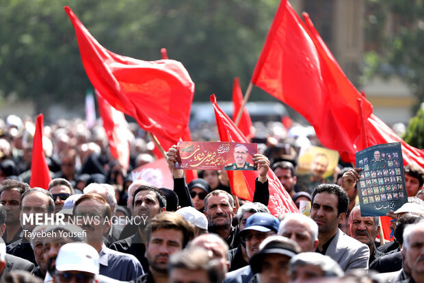 تشییع و خاکسپاری پیکر سردار شهید «علی شادمانی» در همدان