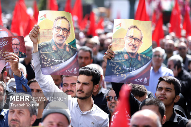 تشییع و خاکسپاری پیکر سردار شهید «علی شادمانی» در همدان