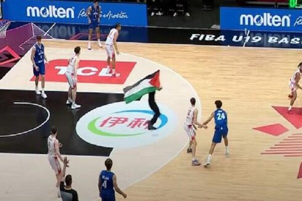Pro-Palestinian demonstrator disrupts Israel-Switzerland game
