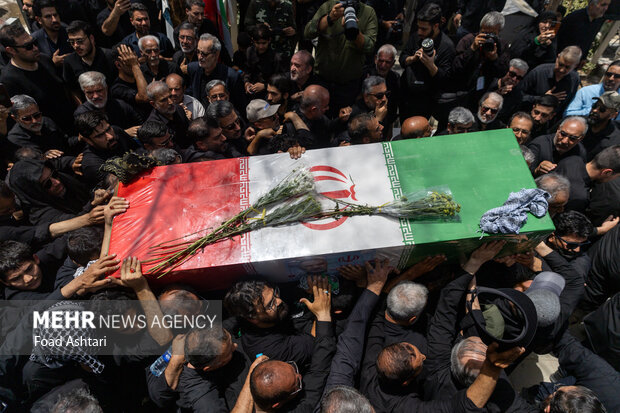 دیدار استاندار مازندران با خانواده دانشمند شهید باکویی دیدار استاندار مازندران با خانواده دانشمند شهید باکویی