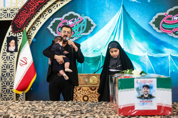 وداع با پیکر ۴ شهید تعرض رژیم صهیونیستی در حرم امام رضا (ع)