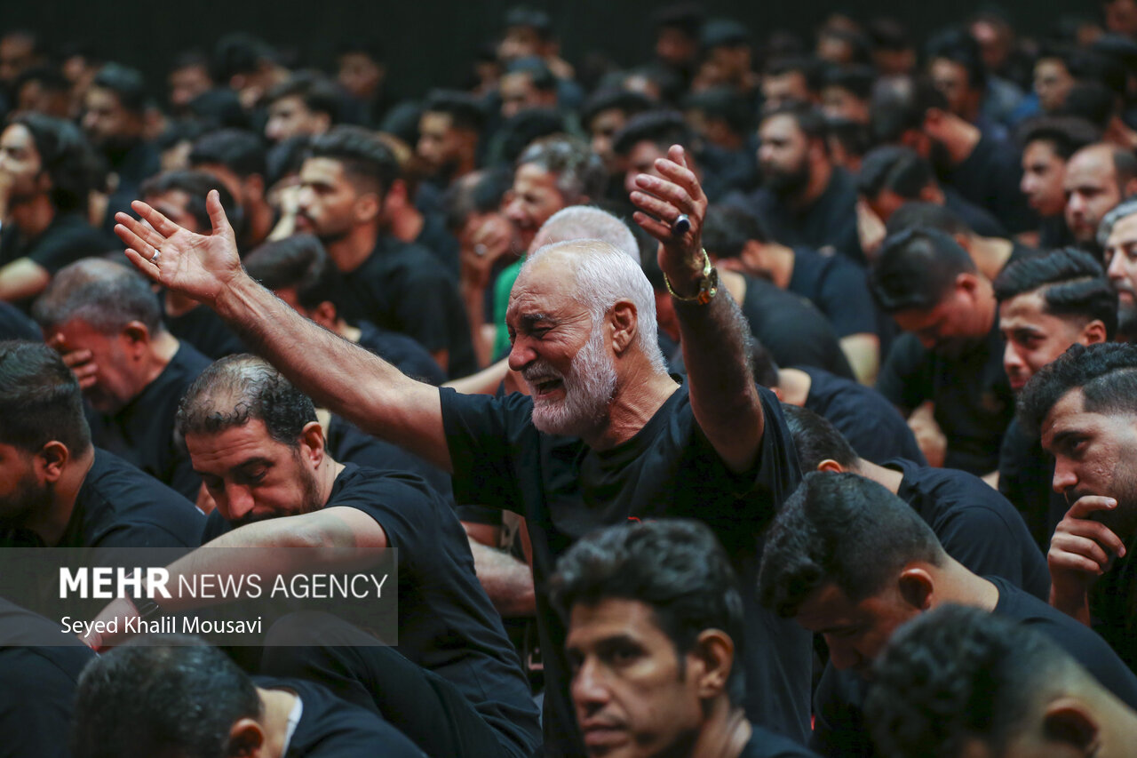 خوشا به پیرغلامان که مو سفید شدند؛ در آسیاب حسینیه با حسین حسین خوشا به پیرغلامان که مو سفید شدند؛ در آسیاب حسینیه با حسین حسین