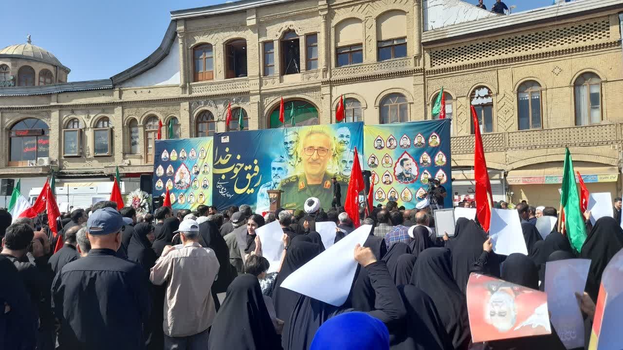 مردم همدان در تشییع پیکر شهید شادمانی از چرایی حضور خود می گویند