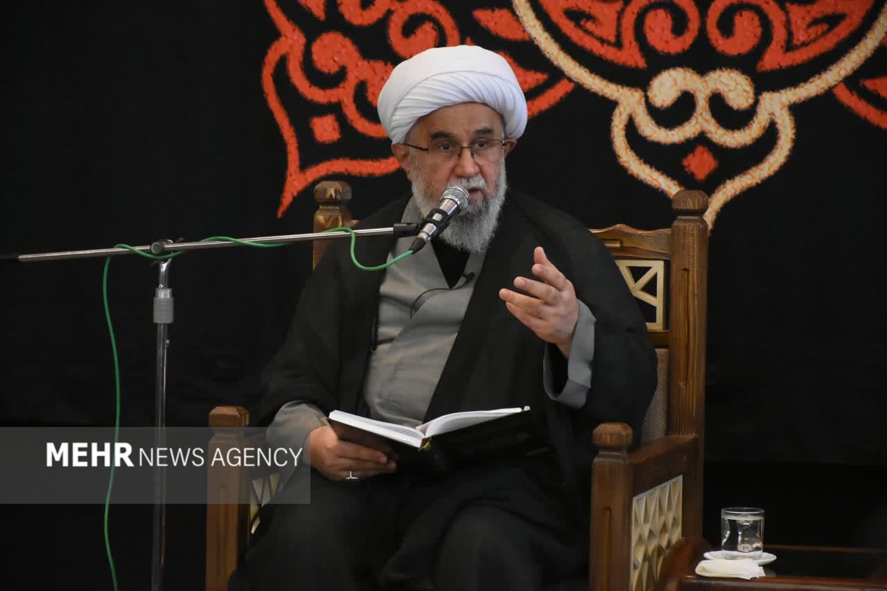 مجالس حسینی باید جایگاه بصیرت و شناخت سبک زندگی توحیدی باشد مجالس حسینی باید جایگاه بصیرت و شناخت سبک زندگی توحیدی باشد