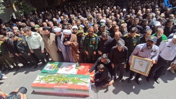 اقامه نماز بر پیکر شهید نیکویی