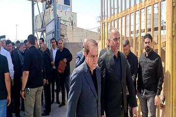 محافظ ايلام یزور العراق لتعزيز التعاون من اجل تسهيل حركة زوار الأربعين