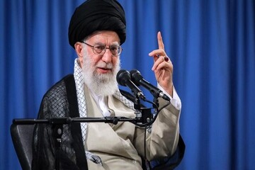 خبير قرغيزي: قائد الثورة الاسلامية أصبح رمزًا عالميًا للمقاومة