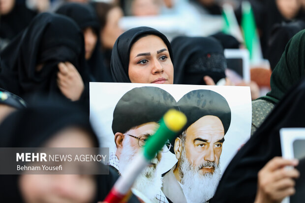 مراسم گرامیداشت شهدای استان مرکزی در جنگ تحمیلی ۱۲ روزه