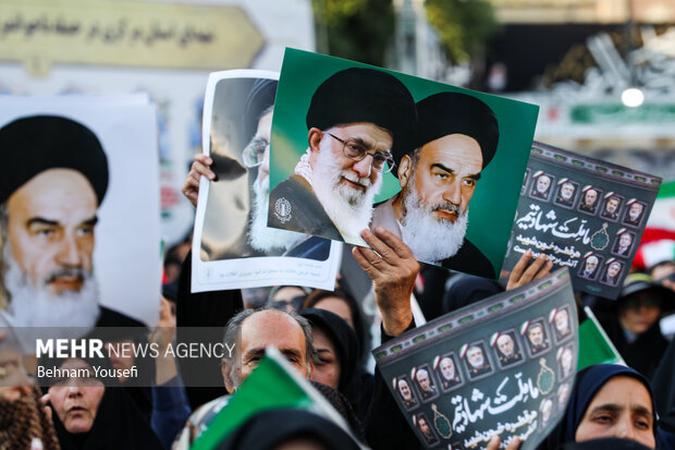 مراسم گرامیداشت شهدای استان مرکزی در جنگ تحمیلی ۱۲ روزه