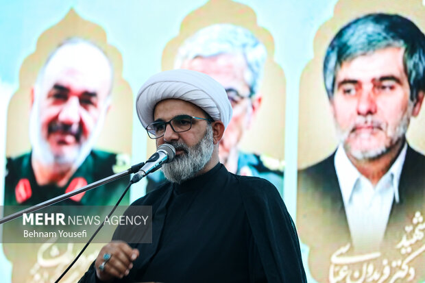 مراسم گرامیداشت شهدای استان مرکزی در جنگ تحمیلی ۱۲ روزه
