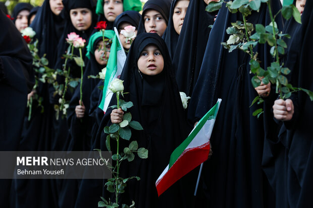 مراسم گرامیداشت شهدای استان مرکزی در جنگ تحمیلی ۱۲ روزه