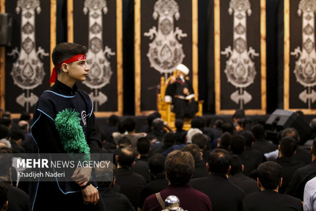 همراه با مردم در سوگ سیدالشهدا