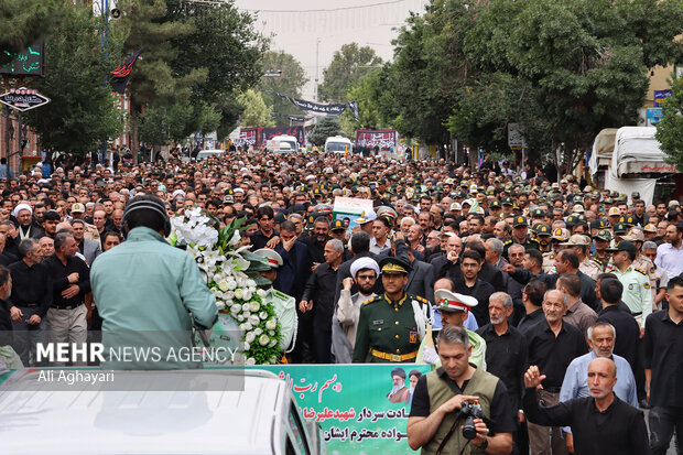 وداع با شکوه مردم ارومیه با پیکر پاک شهید سردار« علیرضا لطفی»