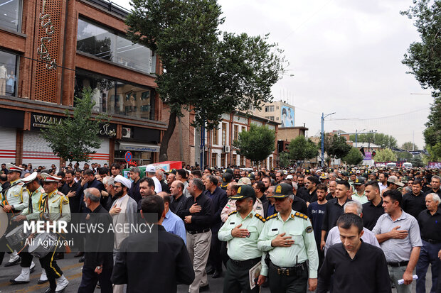 وداع با شکوه مردم ارومیه با پیکر پاک شهید سردار« علیرضا لطفی»