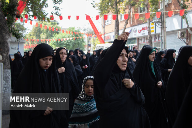 وداع تلخ با شهیده مرضیه عسگری و دختر کوچکش در خاک امامزاده روشنآباد