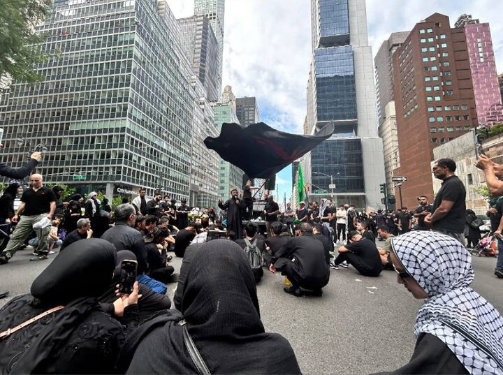 کمپین «Who is Hussain»در منهتن نیویورک با حضور عزاداران برگزار شد