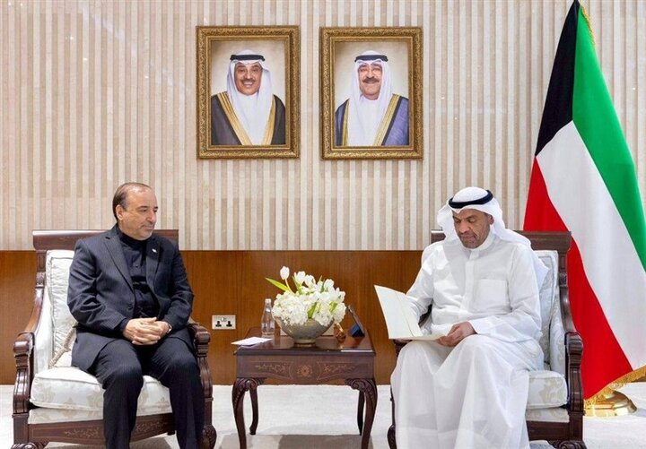 ابلاغ پیام کتبی عراقچی به وزیر خارجه کویت