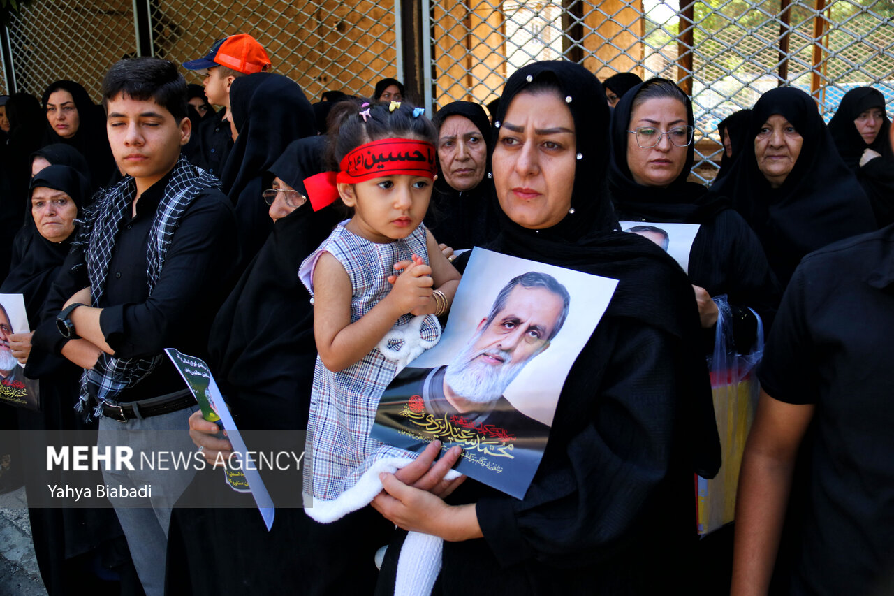 بدرقهای با اشک و شعار؛ وداع مردم سنقر با سردار گمنام جبهه مقاومت